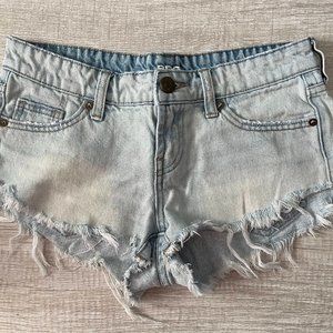 BDG Low Rise Jeans Shorts, size 25